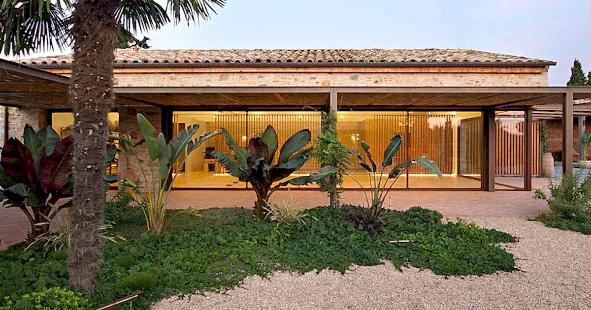 Luxury yoga retreat at La Cura